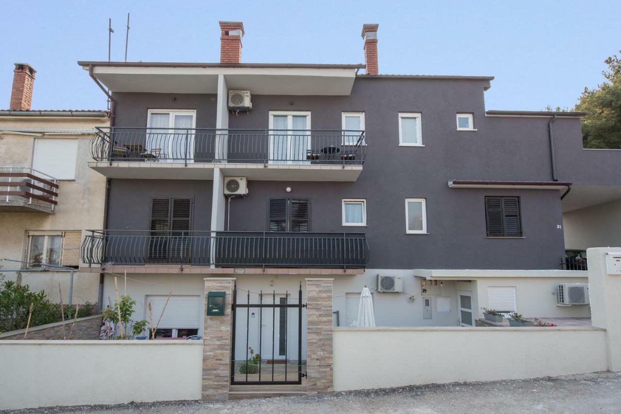 Art Design Apartments Пула Екстериор снимка