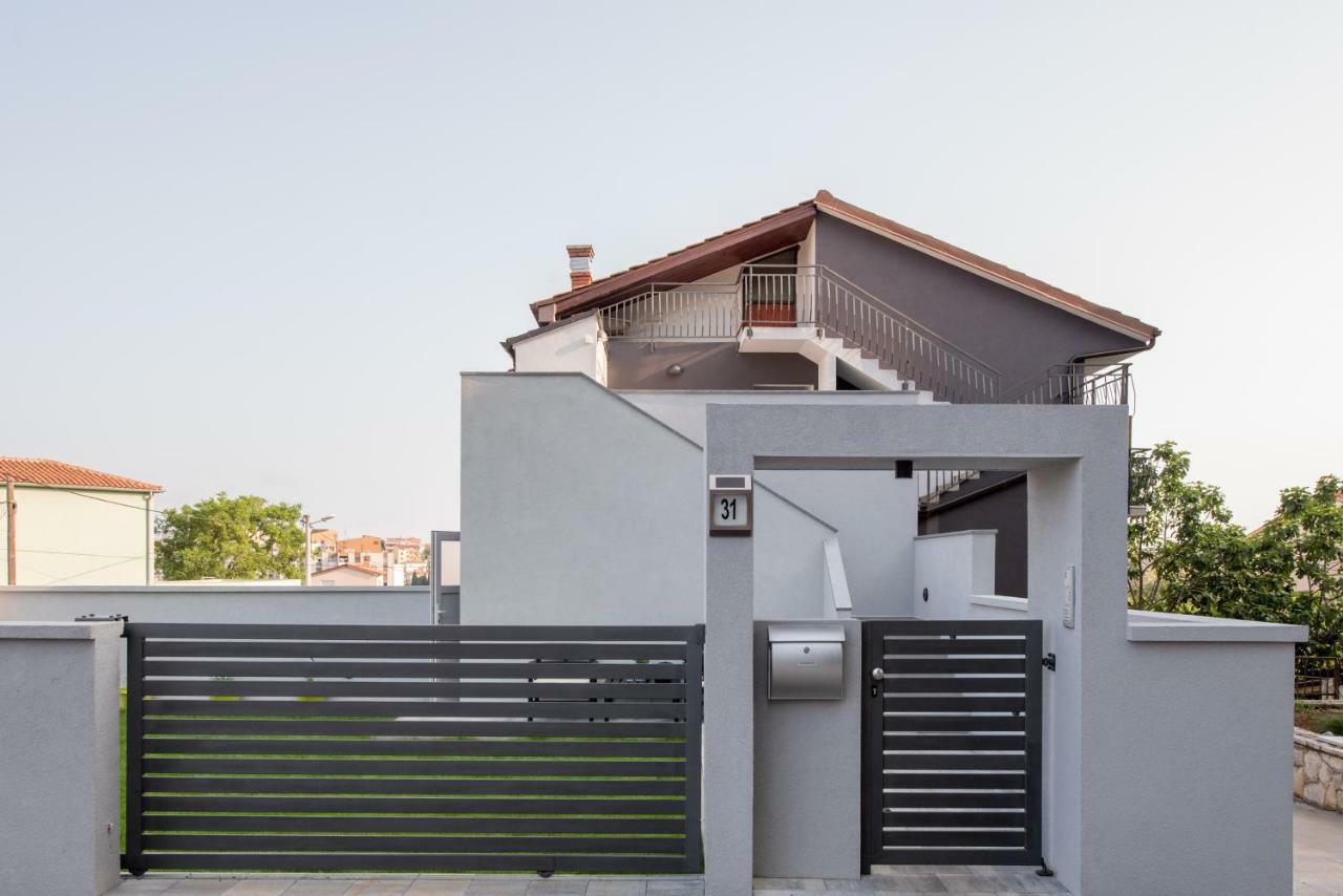 Art Design Apartments Пула Екстериор снимка